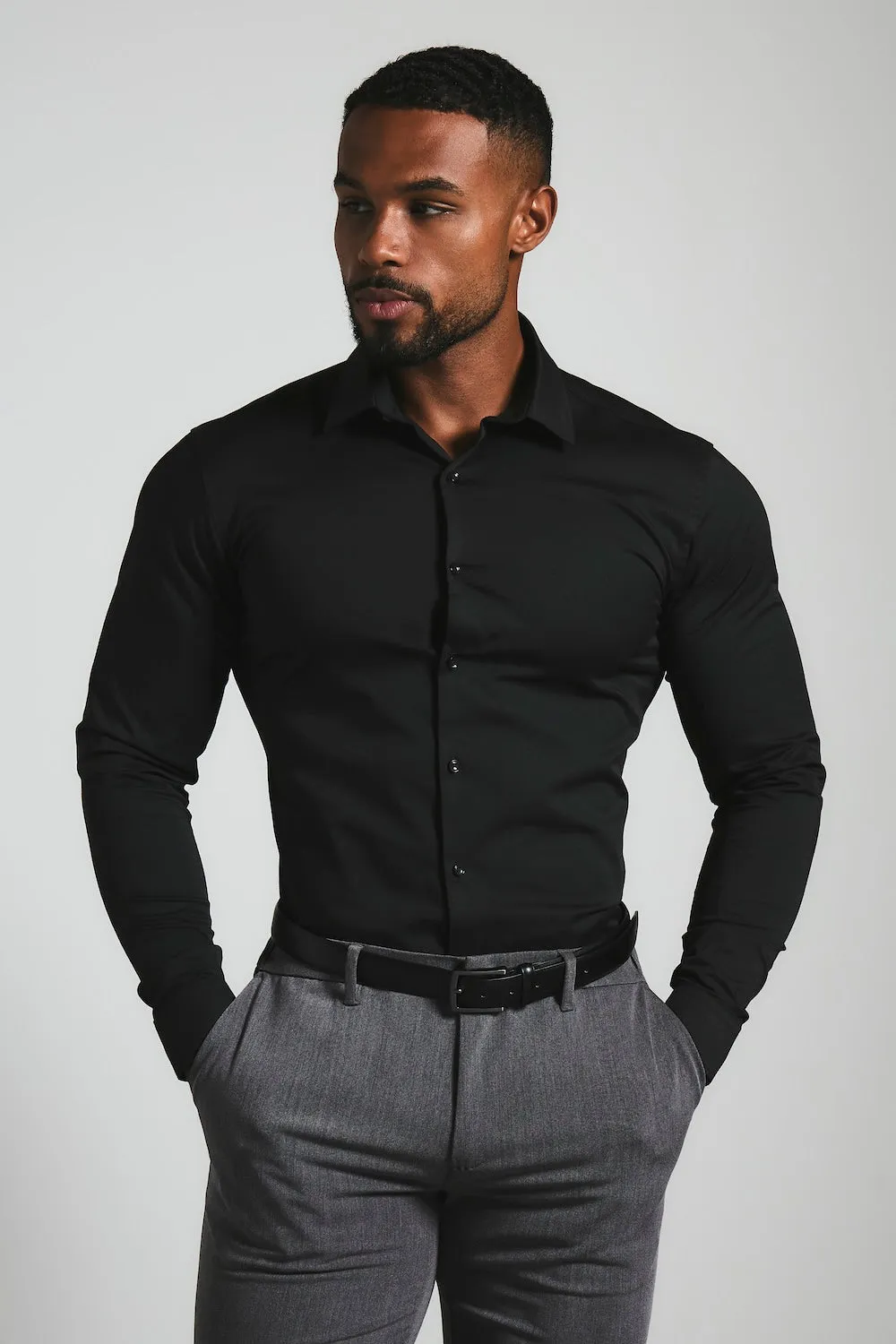 Athletic Fit Dress Shirt in Black